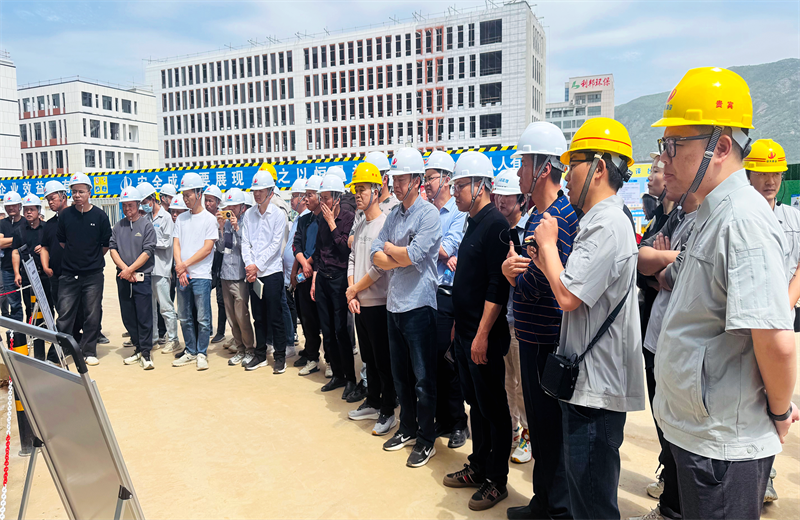 2025年4月17日，由莆田市涵江区住房和城乡建设局主办、4001百老汇三建承办的钢筋安装工程质量防控现场交流会在联东U谷·涵江海峡智造产业谷一期成功召开。